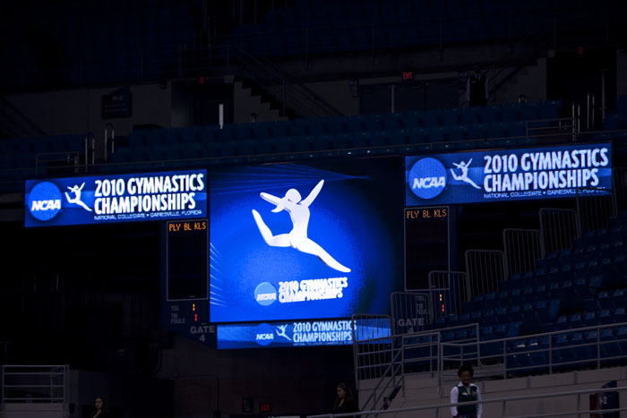 10NCAAS10D_09291